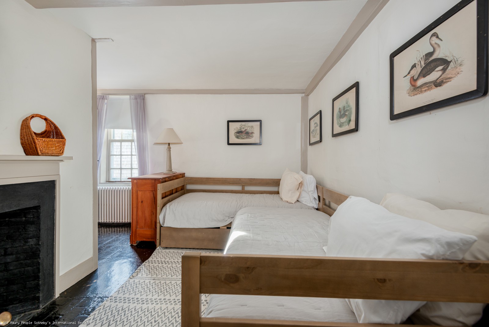 Bedroom with two twin beds