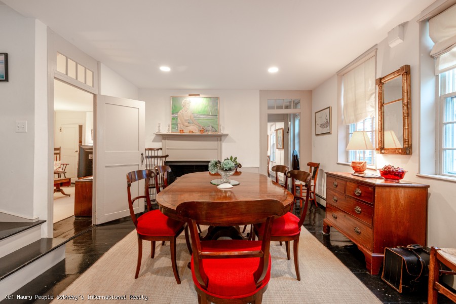 Dining room with fireplace